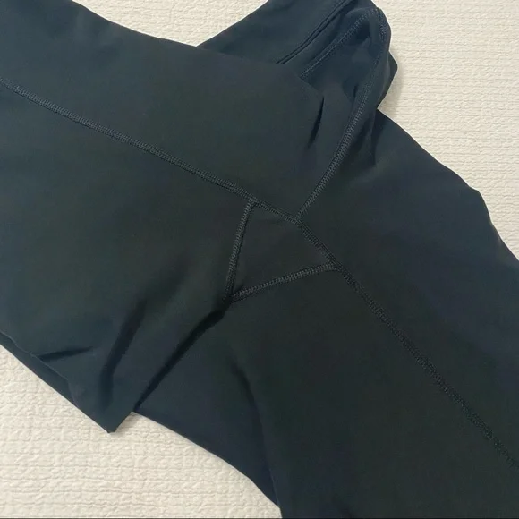 Nike FITDRY Crop Pants Women’s Size Small Black - Picture 5 of 8